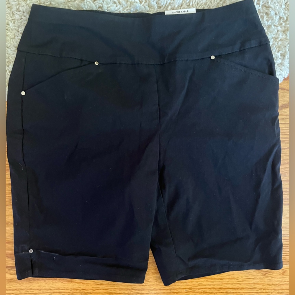 NWT INC sz 2 mid rise Black Women's Shorts